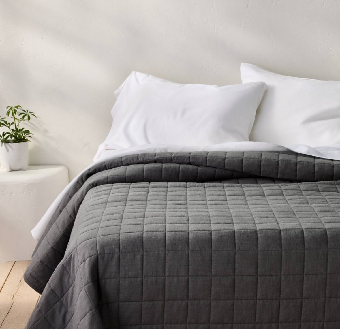 Casaluna Full/Queen Heavyweight Linen Blend Quilt, New