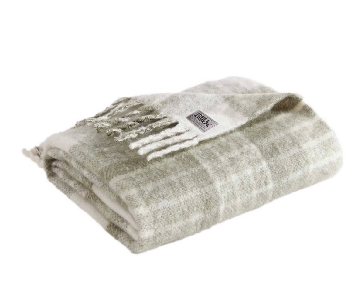 Eddie Bauer 50”x60” Hearthstone Plaid Throw Blanket, New