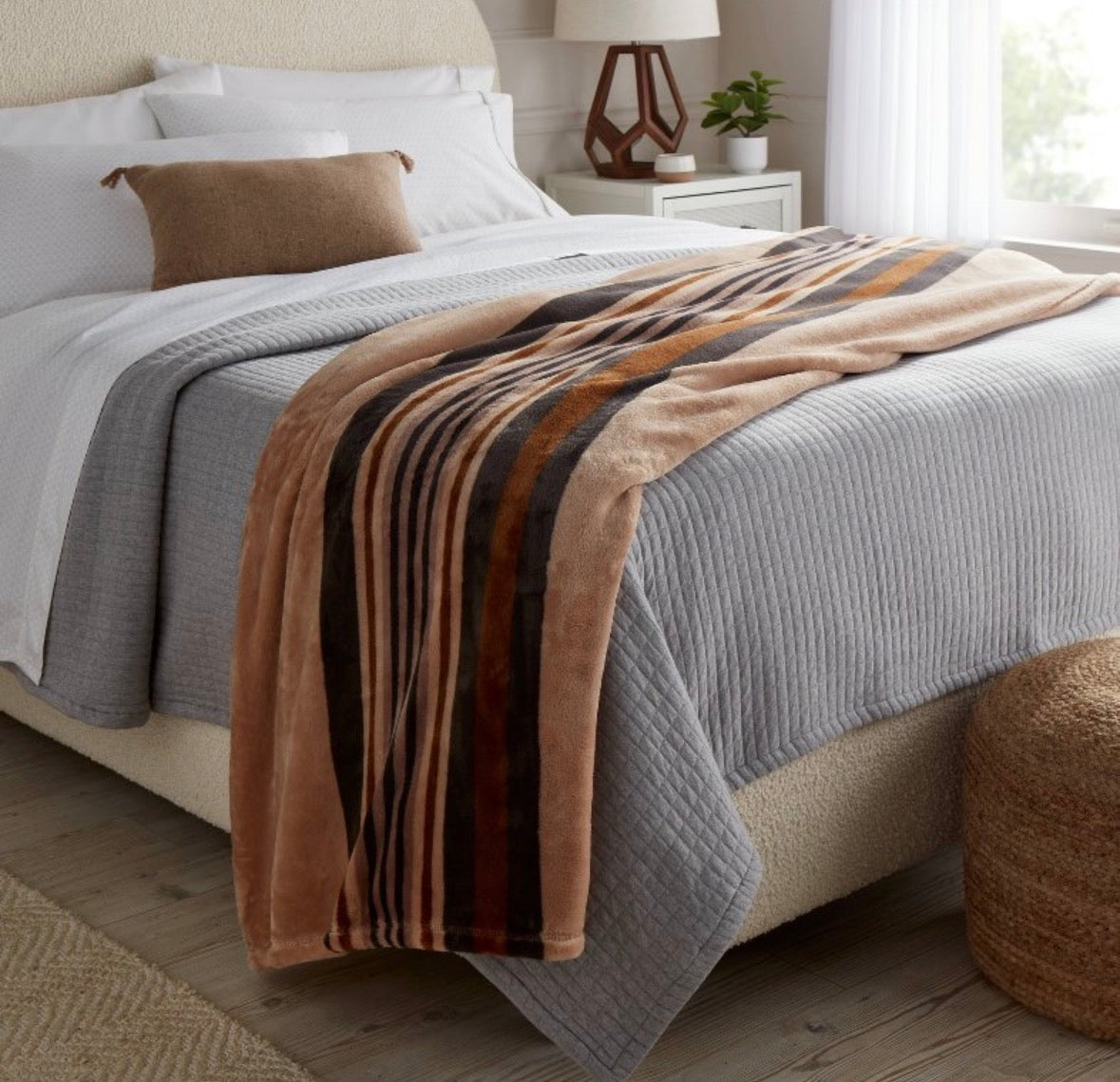 Threshold Full/Queen Microplush Bed Blanket, New