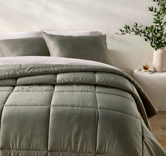 Casaluna Full/Queen Blissful Bamboo Comforter, New