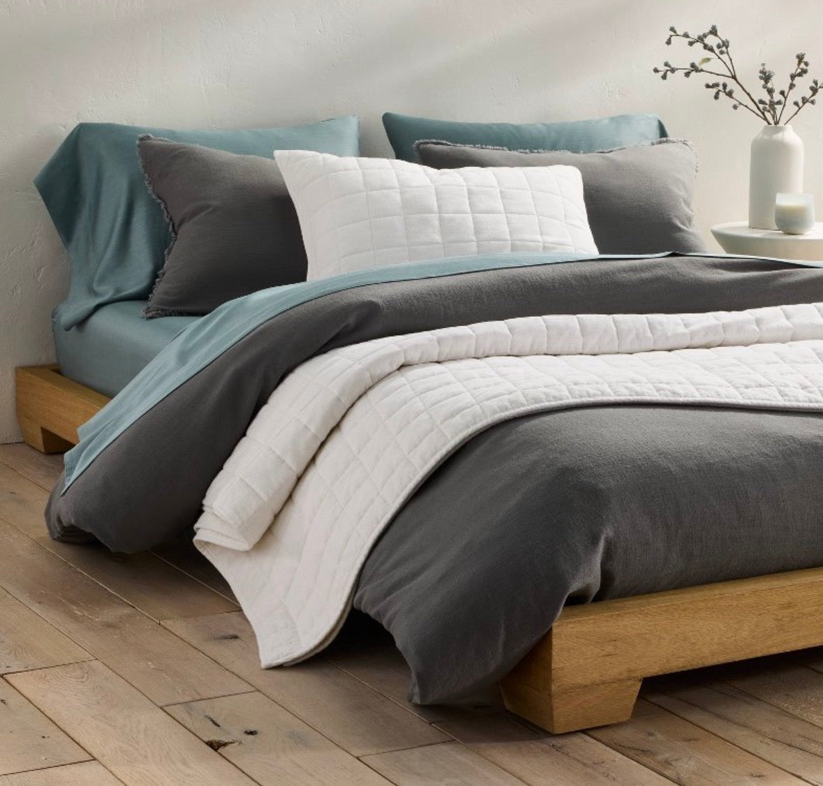 Casaluna King Heavyweight Linen Blend Quilt