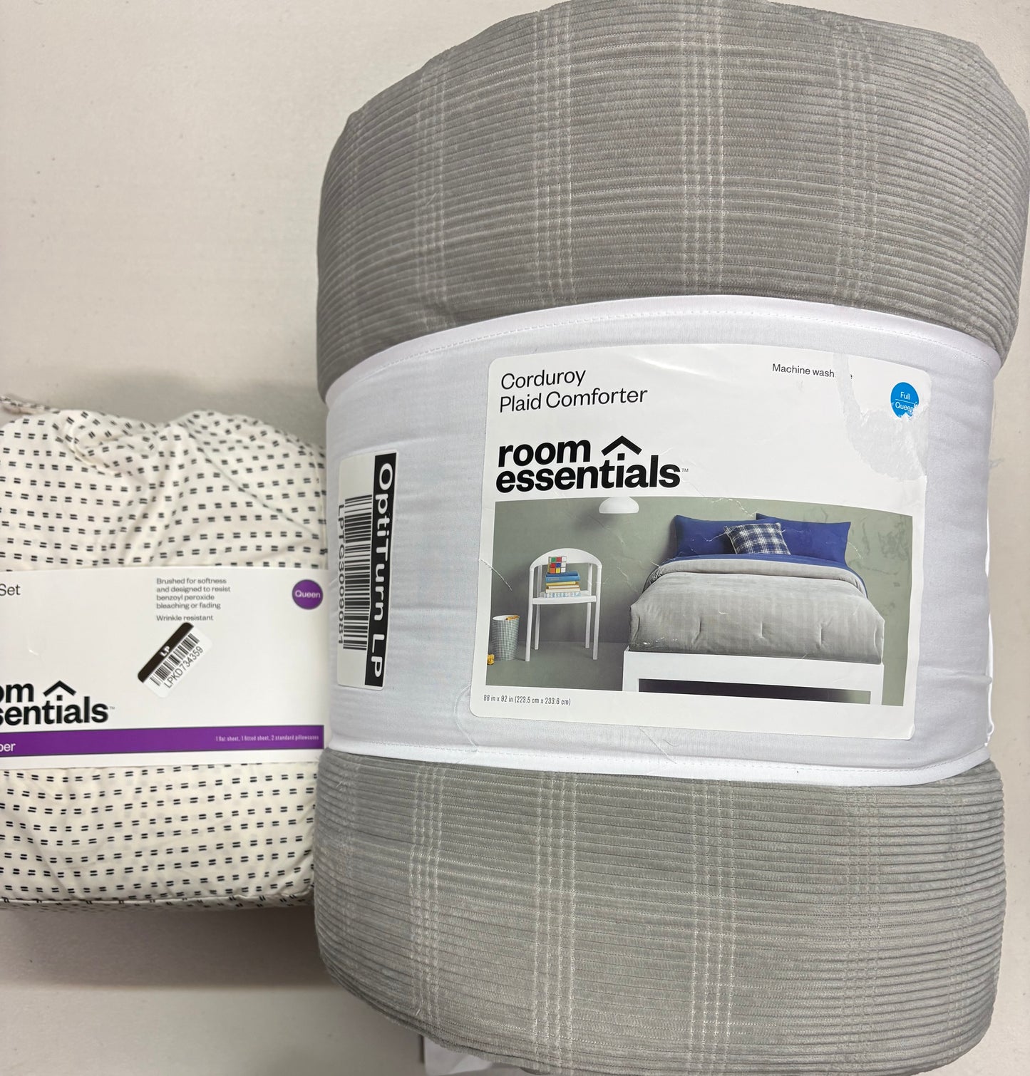Room Essentials Queen Bedding Bundle, New