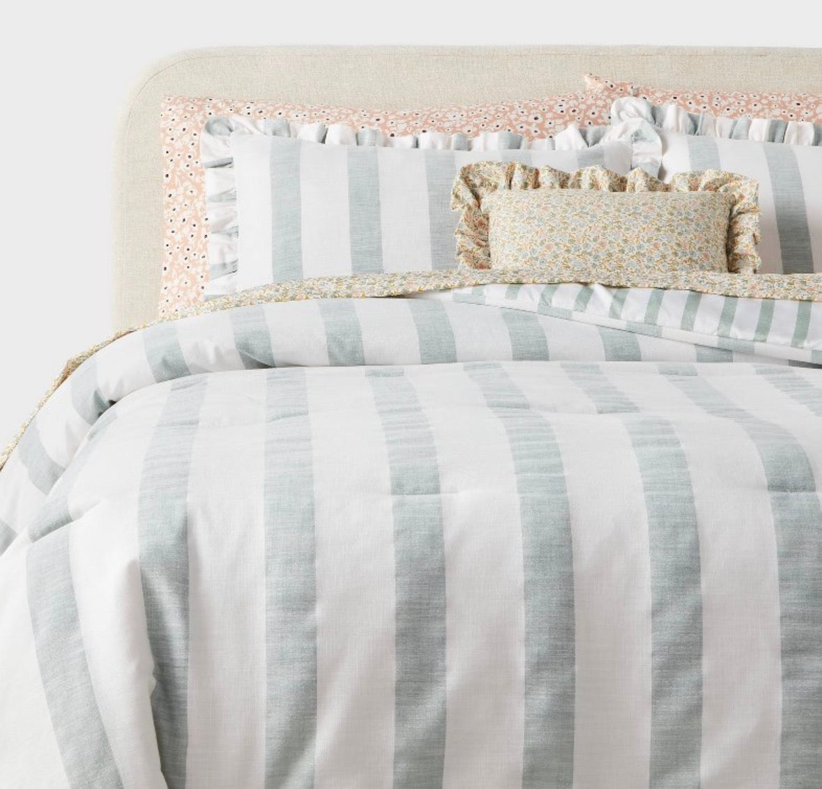 Threshold Queen 8 Pc. Cabana Bedding Set, New