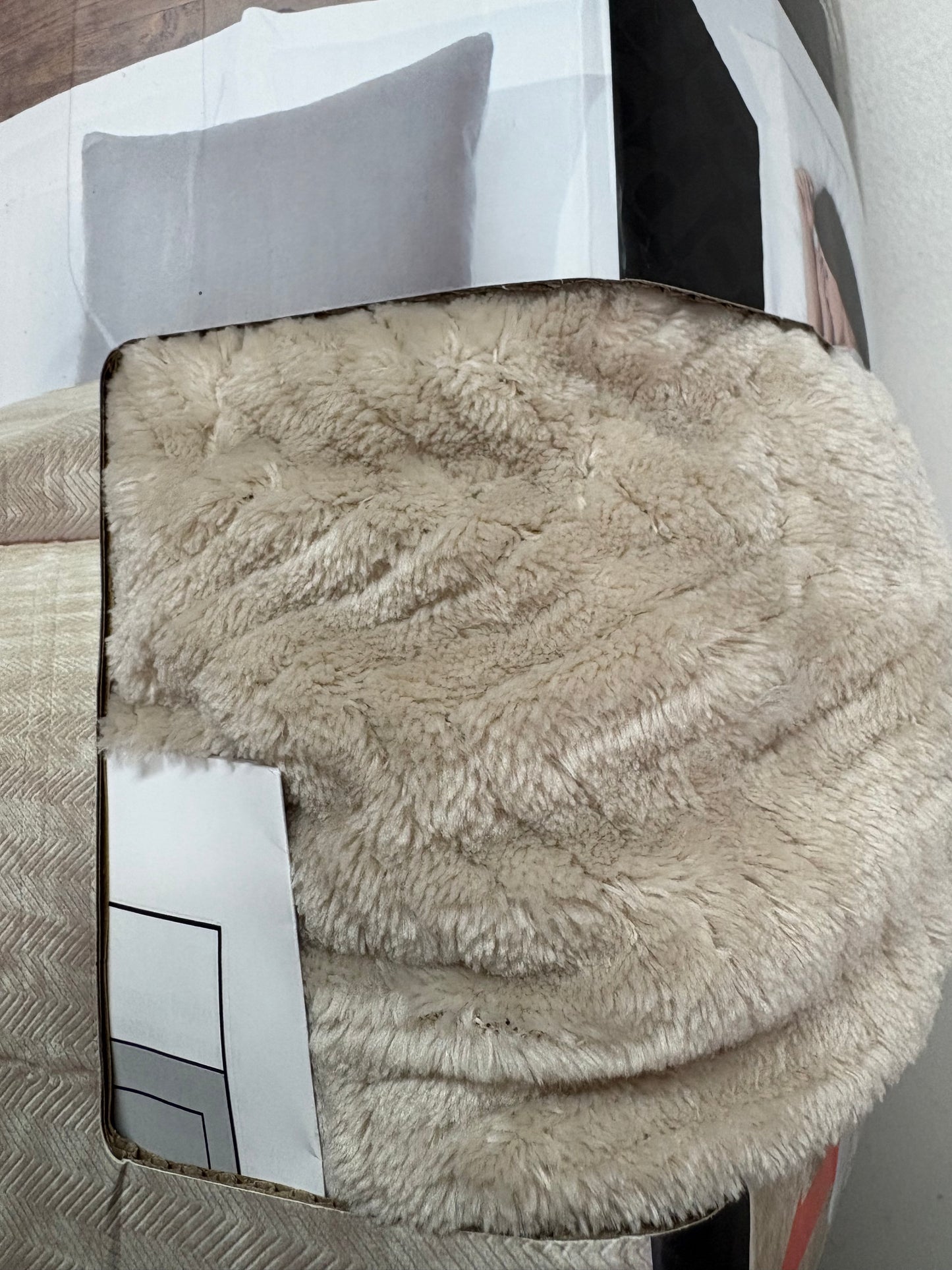 Brookstone Full/Queen Cozy Plush Heated Blanket, New