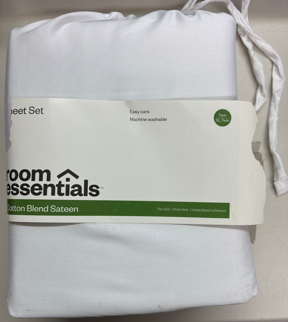 Room Essentials Twin/XL Twin Bedding Bundle, New