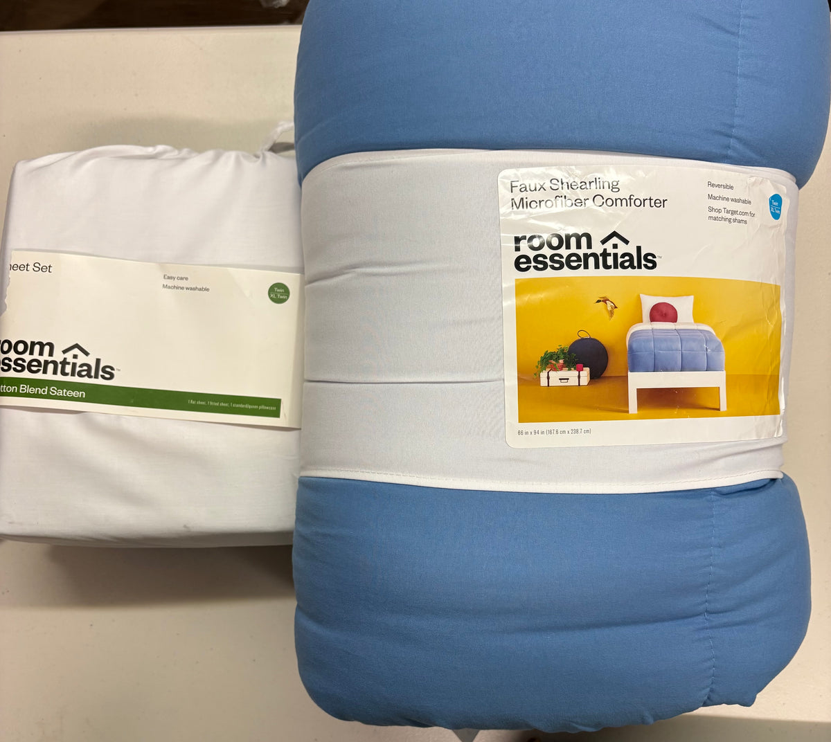 Room Essentials Twin/XL Twin Bedding Bundle, New