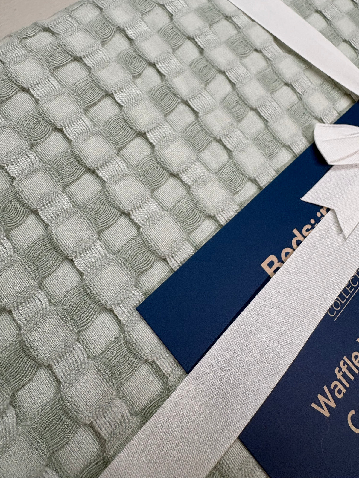 Bedsure Queen Cooling Waffle Weave Bed Blanket, New