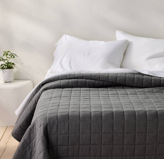 Casaluna Full/Queen Heavyweight Linen Blend Quilt, New