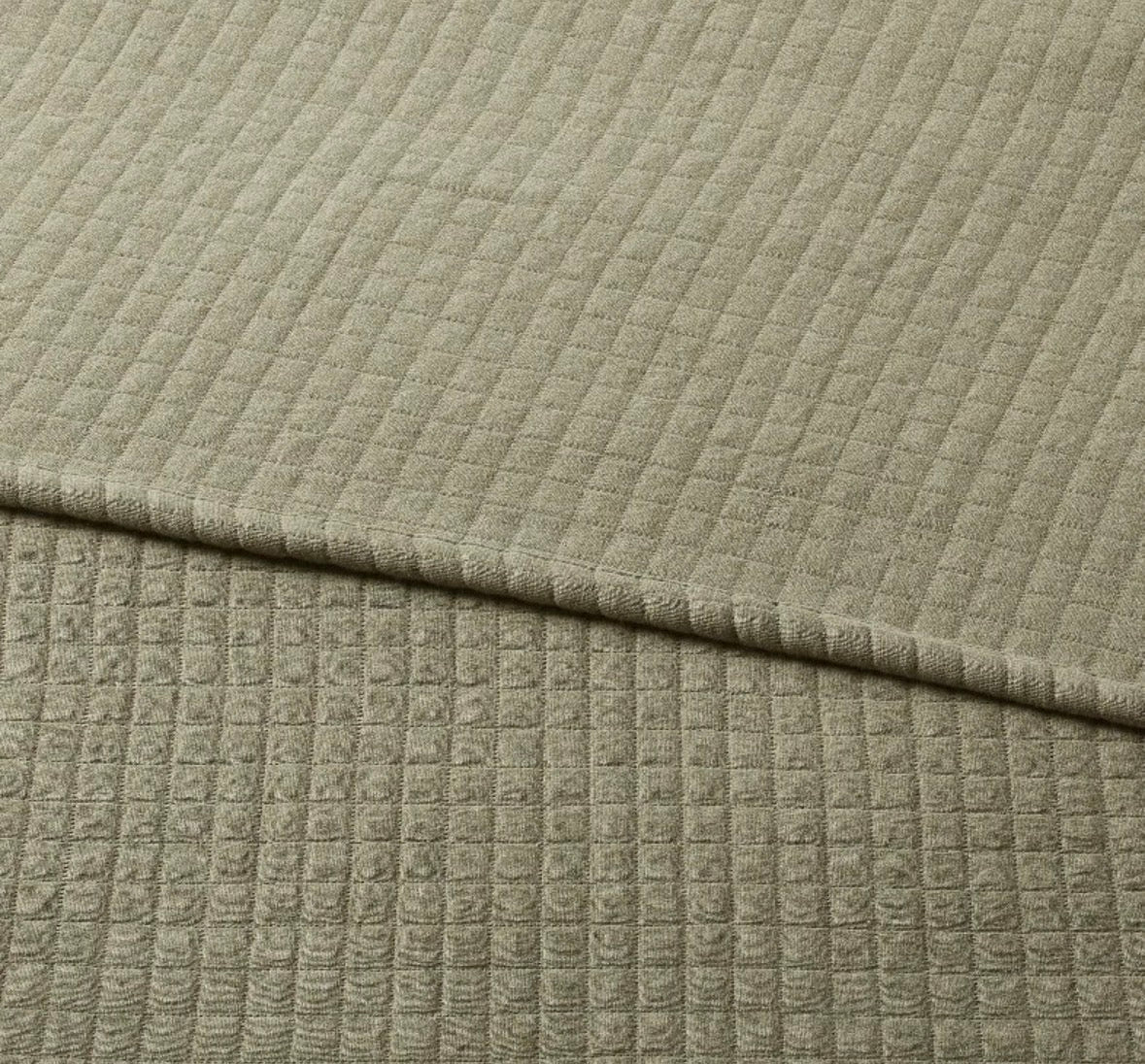 Threshold Full/Queen Jersey Quilt, New