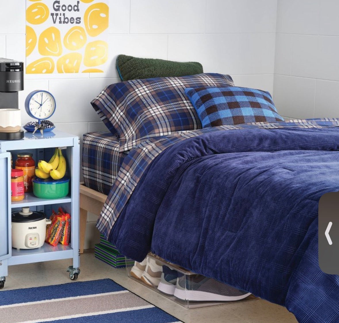 Room Essentials Full/Queen Corduroy Plaid Quilt, New