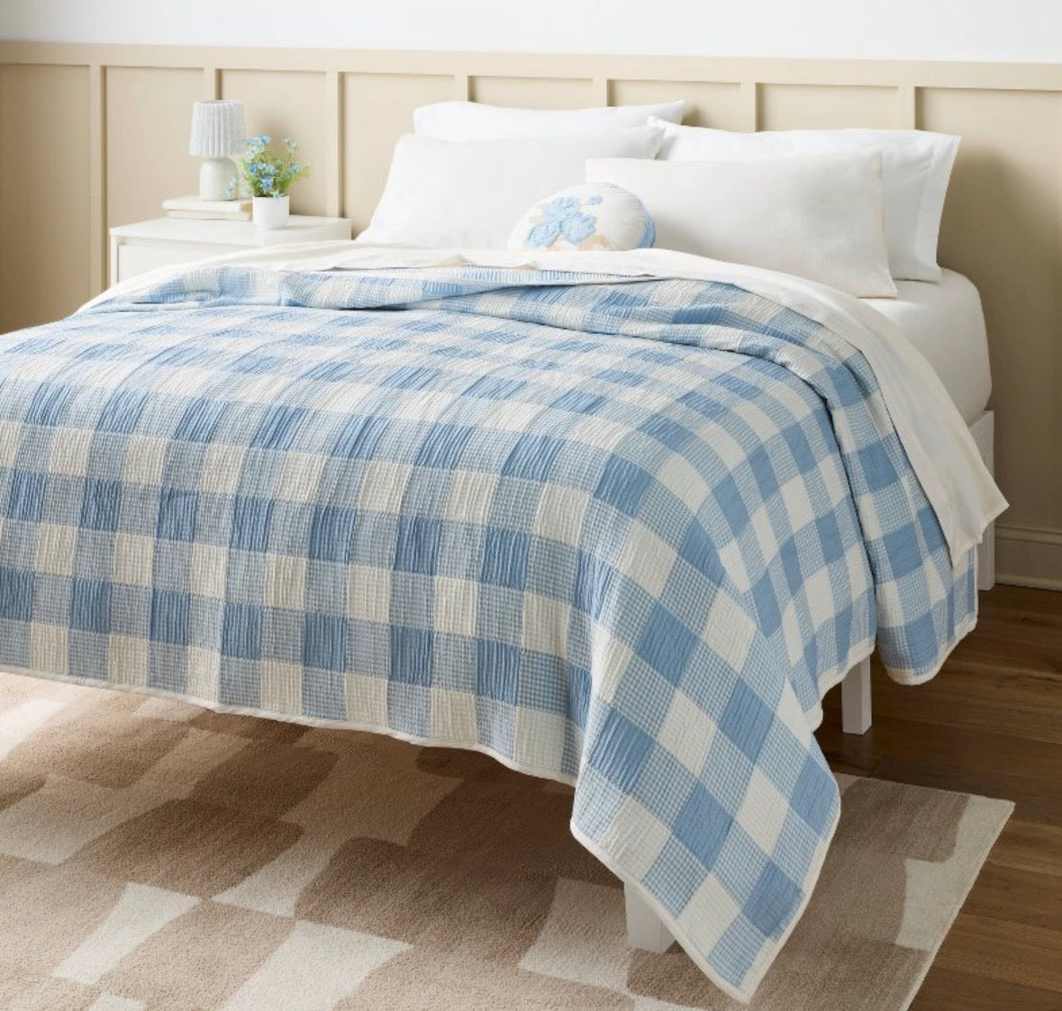Room Essentials Full/Queen Matelasse Plaid Quilt, New