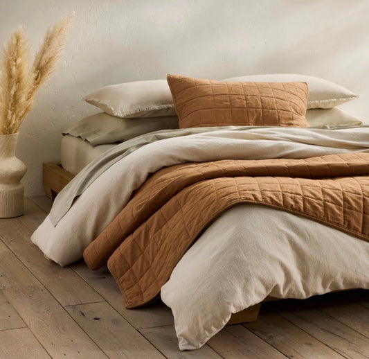 Casaluna Full/Queen Heavyweight Linen Blend Quilt & Shams Bundle, New