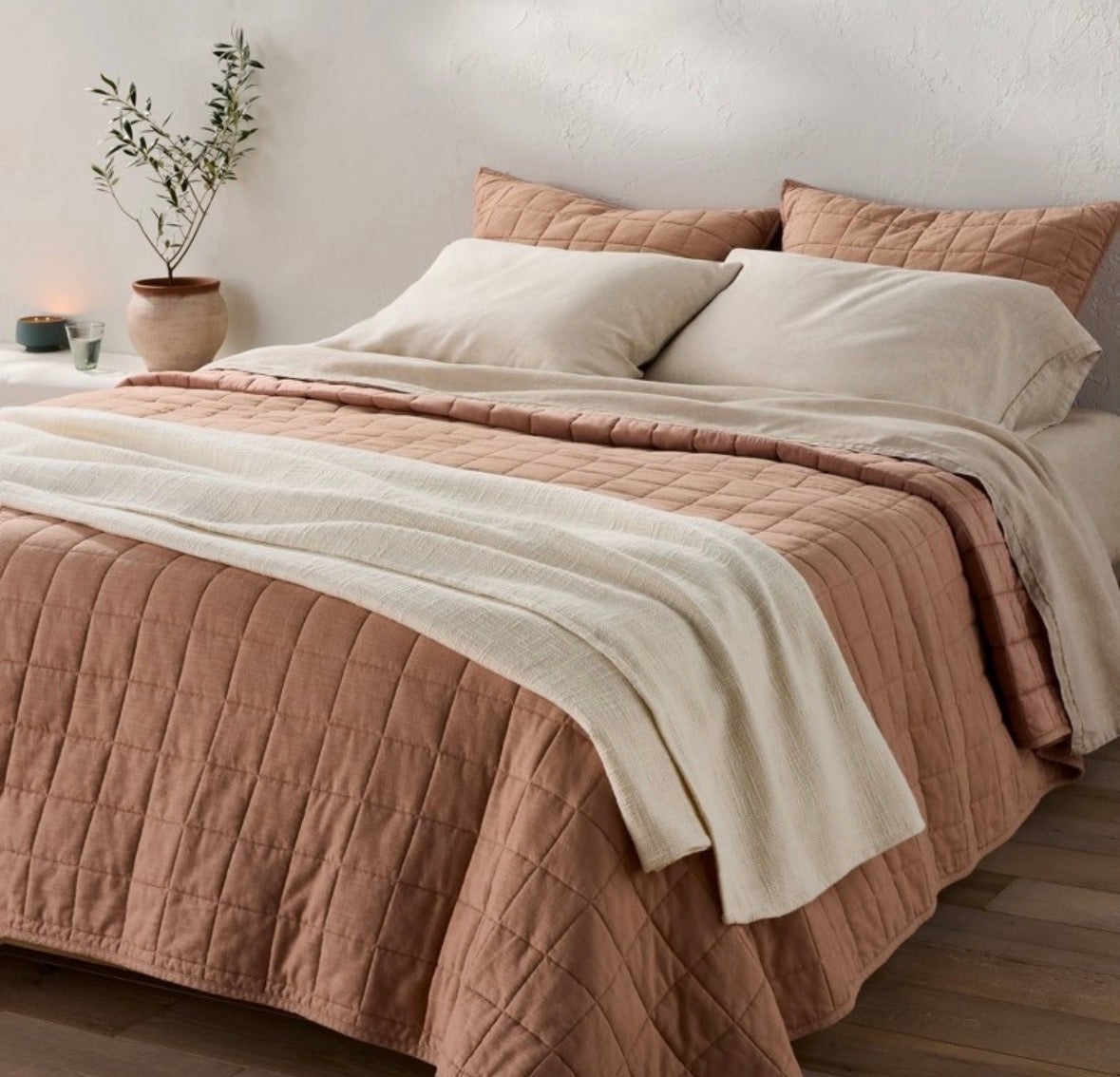 Casaluna King Heavyweight Linen Blend Quilt, New