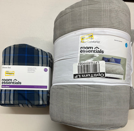 Room Essentials Queen Bedding Bundle, New