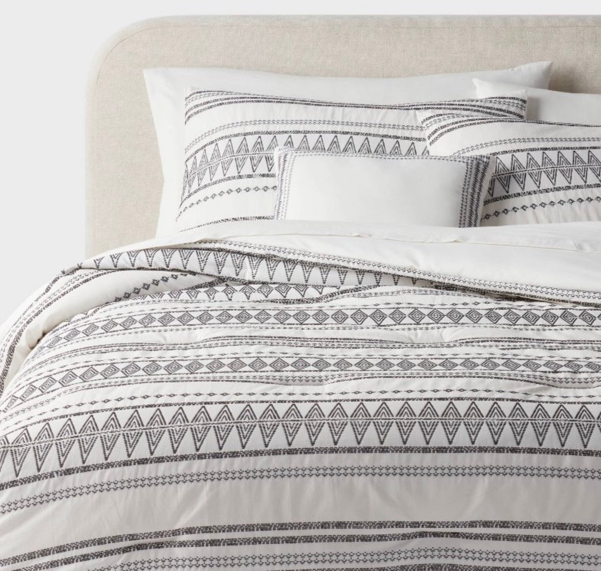 Threshold Queen 8 pc. Woven Diamond Comforter Set, New